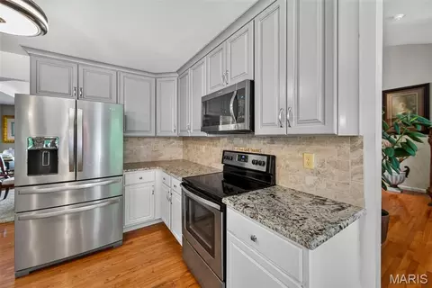 Kitchen - 406 Rascal Xing, O'fallon, MO 63366 photo 3 of 5