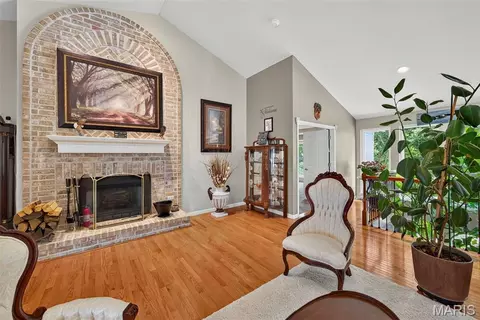 Living - 406 Rascal Xing, O'fallon, MO 63366 photo 2 of 5