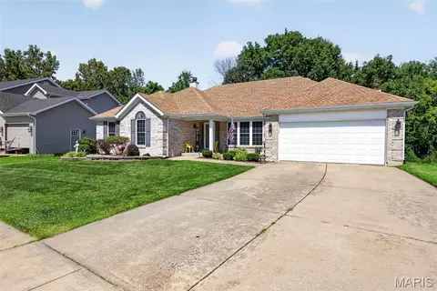 Exterior - 406 Rascal Xing, O'fallon, MO 63366 photo 13 of 17