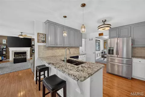 Kitchen - 406 Rascal Xing, O'fallon, MO 63366 photo 2 of 5