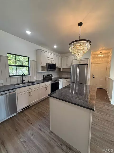Kitchen - 21790 Lomax, Saint Robert, MO 65584 photo 7 of 9