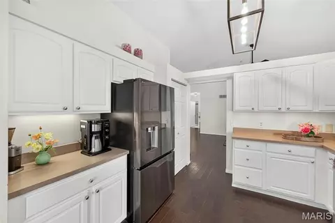 Kitchen - 1509 Langrove Dr, O'fallon, MO 63368 photo 2 of 5
