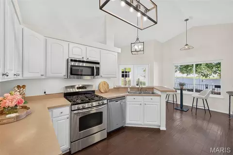 Kitchen - 1509 Langrove Dr, O'fallon, MO 63368 photo 5 of 5