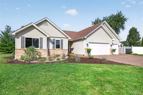 Exterior - 1509 Langrove Dr, O'fallon, MO 63368 photo 9 of 10