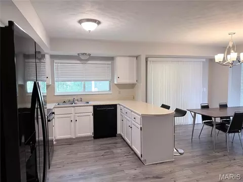 Kitchen - 21 White Chapel, O'fallon, MO 63368 photo 2 of 2