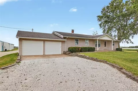 34462 S Prairie View Rd, Warrenton, MO 63383