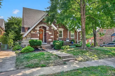 1060 Purdue Ave, University City, MO 63130