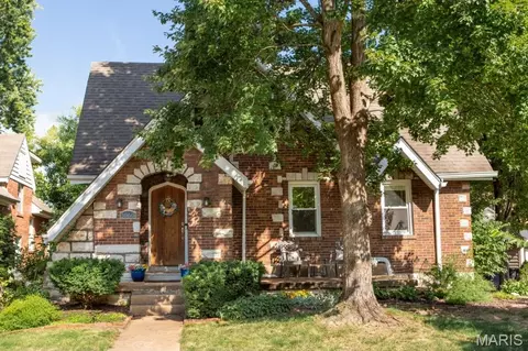 1060 Purdue Ave, University City, MO 63130