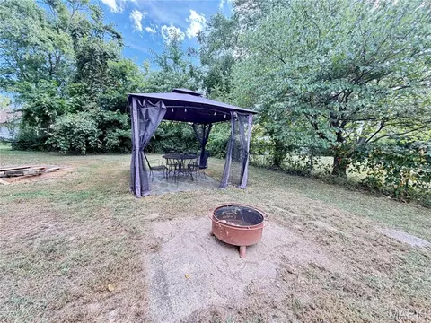 Exterior - 905 E 3rd St, Salem, MO 65560 photo 6 of 7