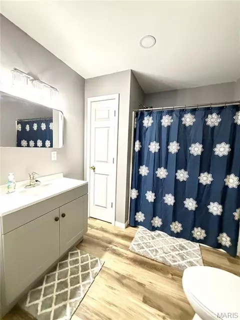 Bath - 905 E 3rd St, Salem, MO 65560 photo 4 of 4