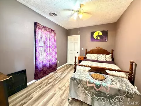 Bedroom - 905 E 3rd St, Salem, MO 65560 photo 3 of 4