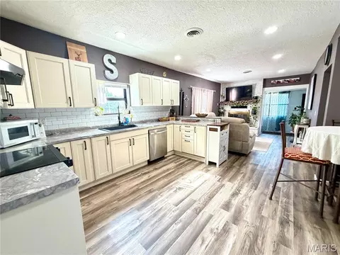 Kitchen - 905 E 3rd St, Salem, MO 65560 photo 1 of 3