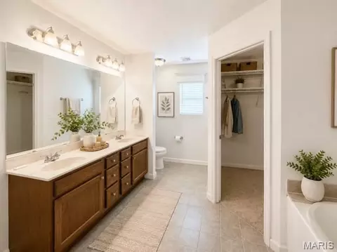Bath - 18405 Walnut Grove Ct, Wright City, MO 63390 photo 1 of 2