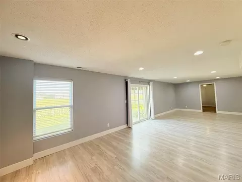 Living - 18405 Walnut Grove Ct, Wright City, MO 63390 photo 3 of 3