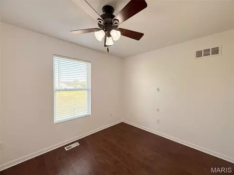 Bedroom - 18405 Walnut Grove Ct, Wright City, MO 63390 photo 5 of 7