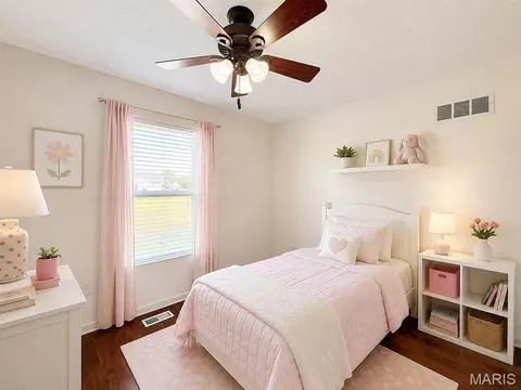 Bedroom - 18405 Walnut Grove Ct, Wright City, MO 63390 photo 2 of 7