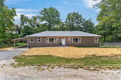 107 Church St, Crocker, MO 65452