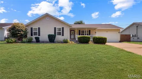 9856 Oak Grove School Rd, Lebanon, IL 62254