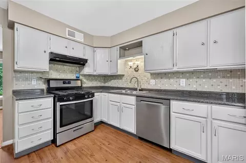 Kitchen - 127 Applegate Ln, Ballwin, MO 63011 photo 3 of 4