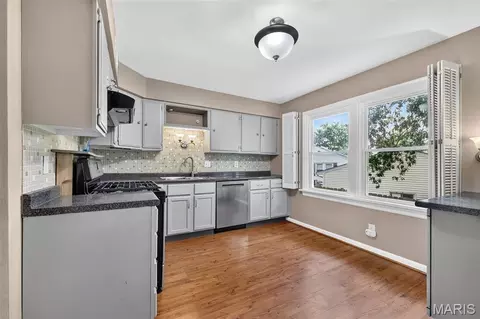 Kitchen - 127 Applegate Ln, Ballwin, MO 63011 photo 2 of 4