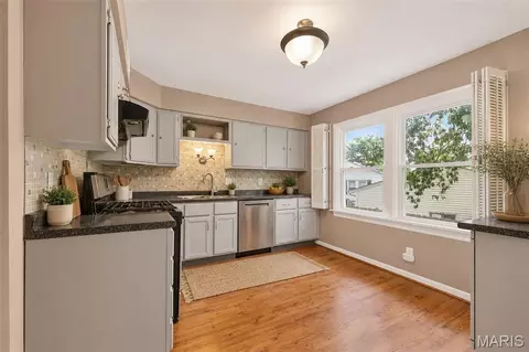 Kitchen - 127 Applegate Ln, Ballwin, MO 63011 photo 1 of 4