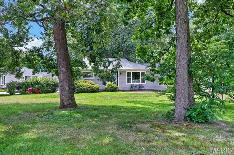 Exterior - 127 Applegate Ln, Ballwin, MO 63011 photo 5 of 6