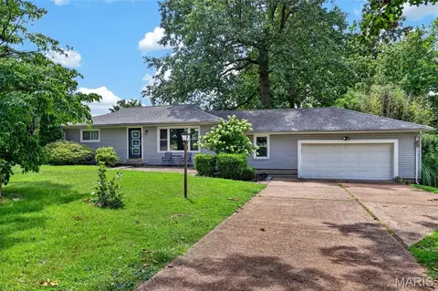 Exterior - 127 Applegate Ln, Ballwin, MO 63011 photo 1 of 6