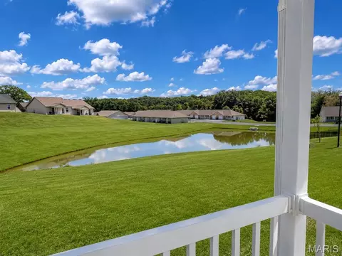 Exterior - 427 Cloverleaf Dr, Washington, MO 63090 photo 2 of 4