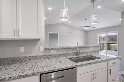 Kitchen - 427 Cloverleaf Dr, Washington, MO 63090 photo 3 of 3