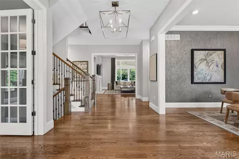 Entry Way - 3032 Fallbrook Dr, Frontenac, MO 63131 photo 1 of 7