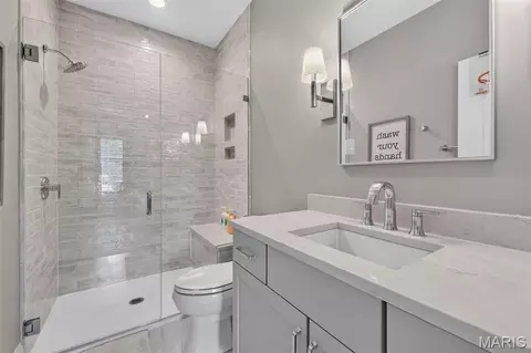 Bath - 3032 Fallbrook Dr, Frontenac, MO 63131 photo 6 of 6