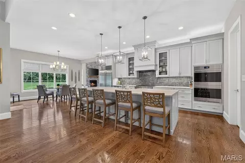 Kitchen - 3032 Fallbrook Dr, Frontenac, MO 63131 photo 1 of 4