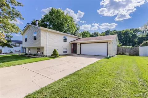 4708 Storeyland Dr, Alton, IL 62002