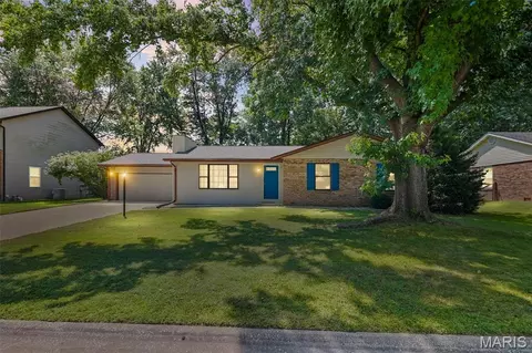 121 Turnbridge Dr, Swansea, IL 62226