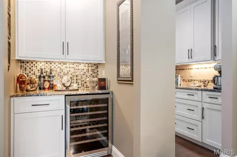 Kitchen - 16334 Baxter Rd, Chesterfield, MO 63005 photo 1 of 7