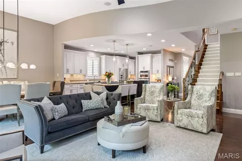 Living - 16334 Baxter Rd, Chesterfield, MO 63005 photo 2 of 3