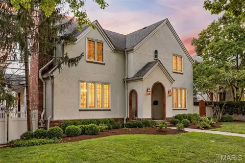 8130 Westmoreland Ave, Clayton, MO 63105