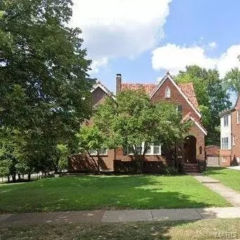 7279 Forsyth Blvd, Saint Louis, MO 63105