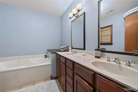 Bath - 1849 Benson Rd, Hermann, MO 65041 photo 3 of 7