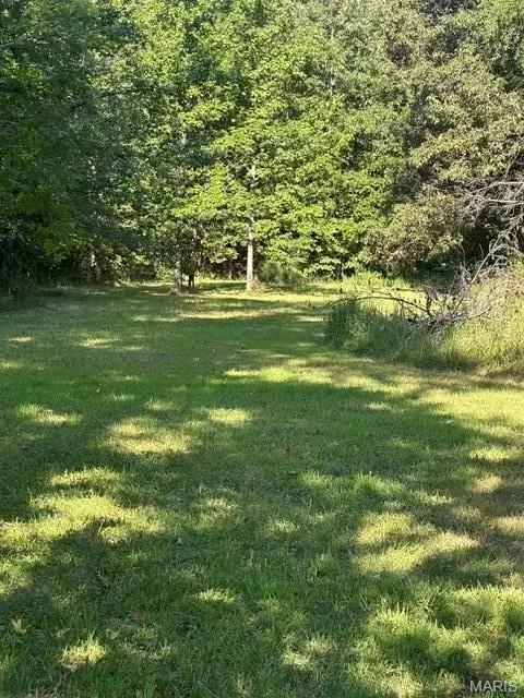 235 Flycatcher Ln, Fairdealing, MO 63939