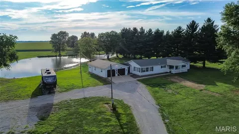 837 Pokey Rd, Pocahontas, IL 62275
