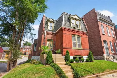 2017 Senate St, Saint Louis, MO 63118