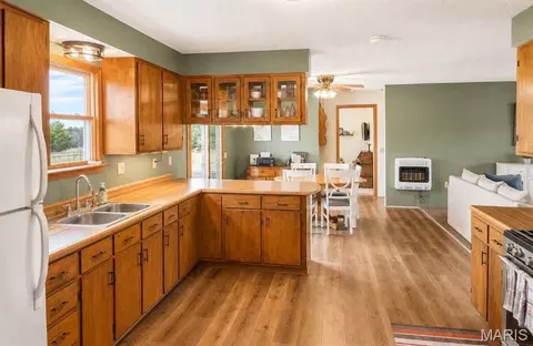 Kitchen - 15892 M- Mellow Dr, Cabool, MO 65689 photo 2 of 2