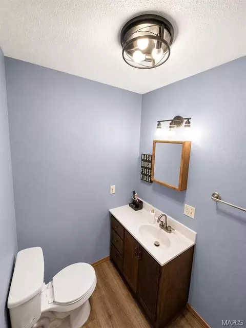 Bath - 15892 M- Mellow Dr, Cabool, MO 65689 photo 2 of 3