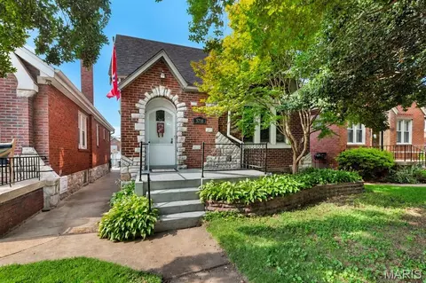 5718 Nottingham Ave, Saint Louis, MO 63109