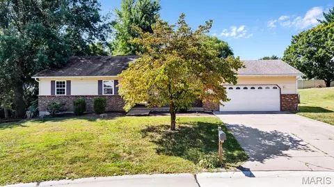 528 Andra Dr, Maryville, IL 62062