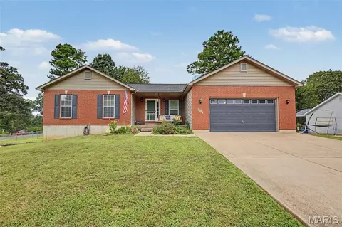 4483 Mockingbird Ln, Hillsboro, MO 63050