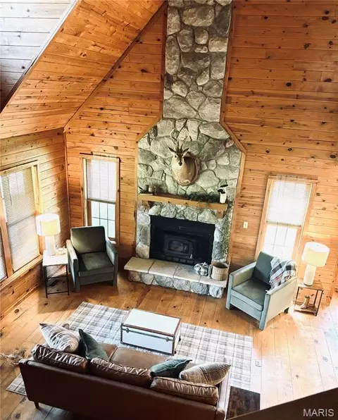 8140 Old Jackson Rd, Farmington, MO 63640