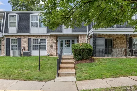 1716 Mayenne Ct #B, Saint Louis, MO 63125
