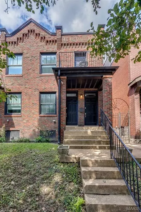 3321 Demenil Pl, Saint Louis, MO 63118